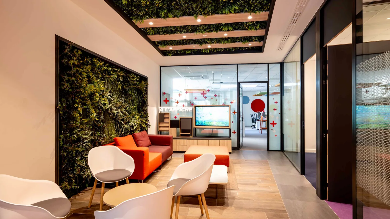 OFFICE & BANKING