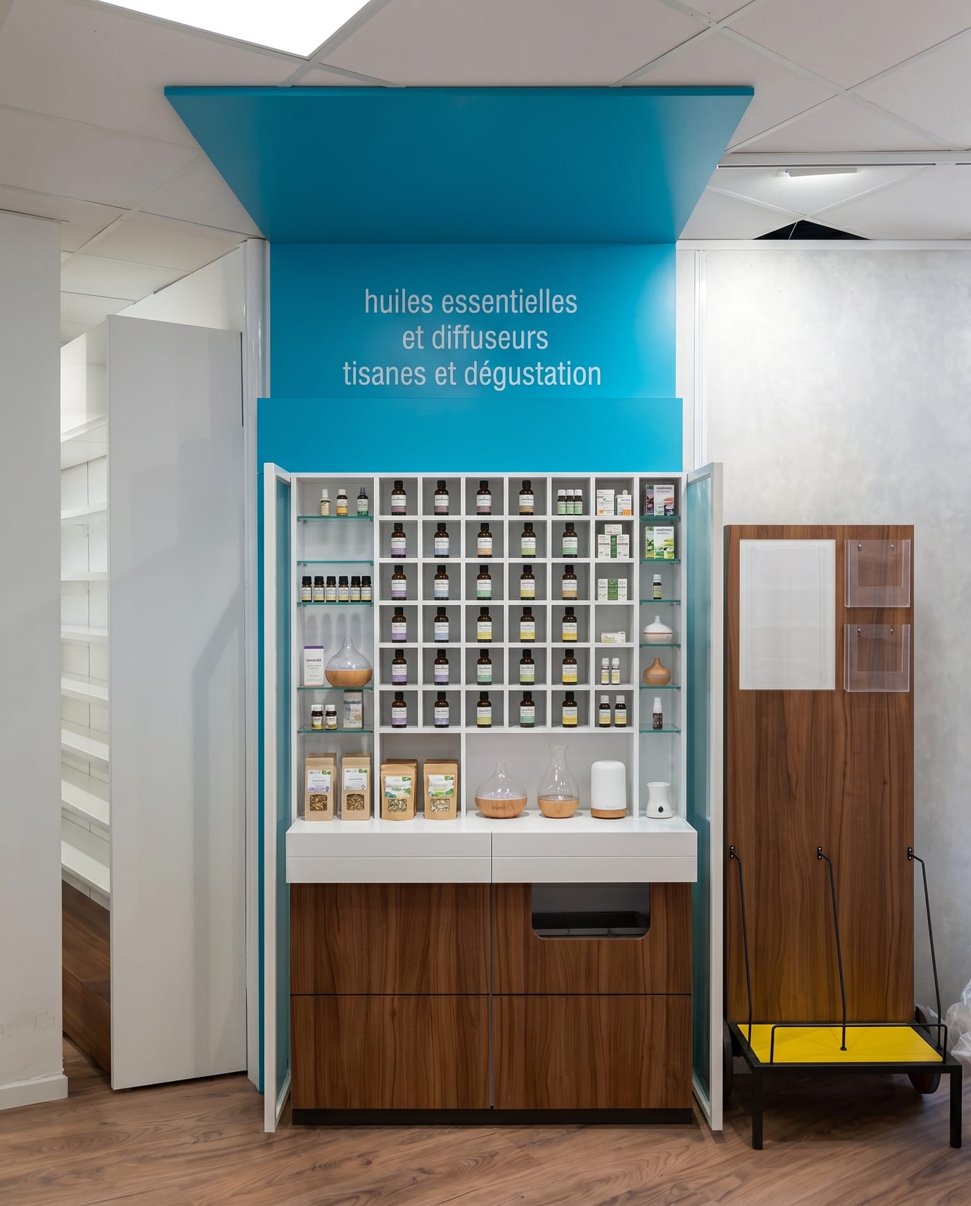 Meuble de présentation · point de vente