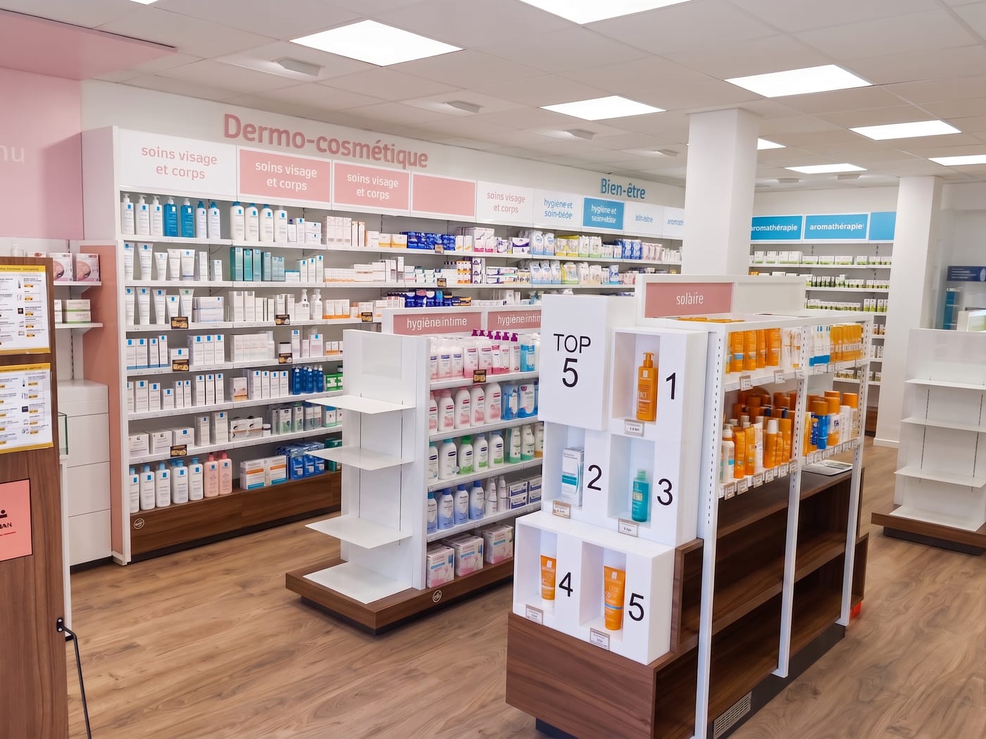 Gondoles et présentoirs · pharmacie